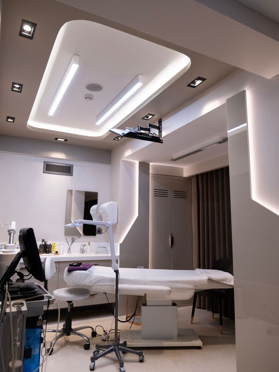 PinPointe® Laser for Nail Fungus treatment in Scarsdale, NY - Dr. John Marzano podiatrist